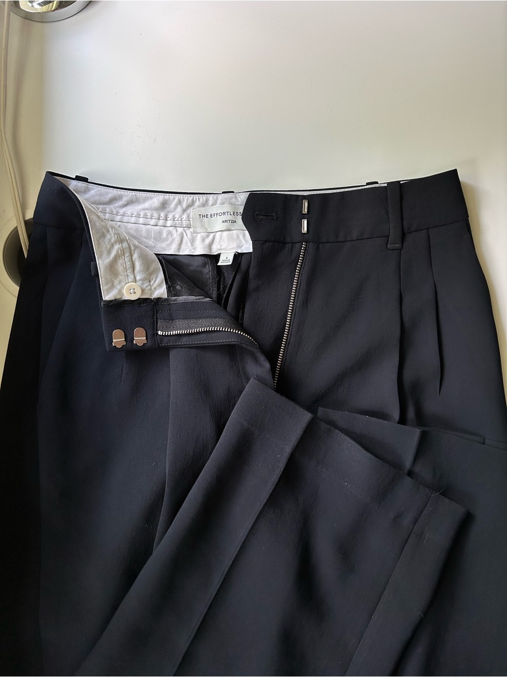 Aritzia The Effortless Pant - Crepette